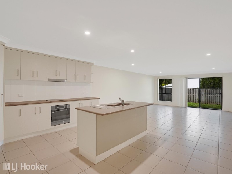 1-2/14 Bilgola Place, Blacks Beach QLD 4740