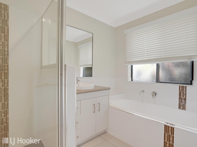 1-2/14 Bilgola Place, Blacks Beach QLD 4740