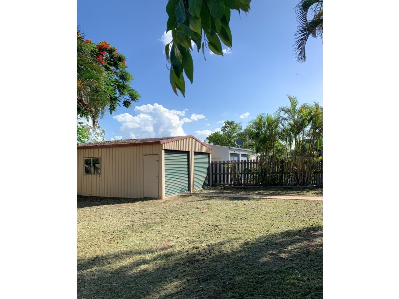 12 Gordon Terrace, Moranbah QLD 4744