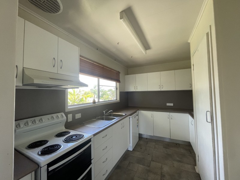 12 Gordon Terrace, Moranbah QLD 4744