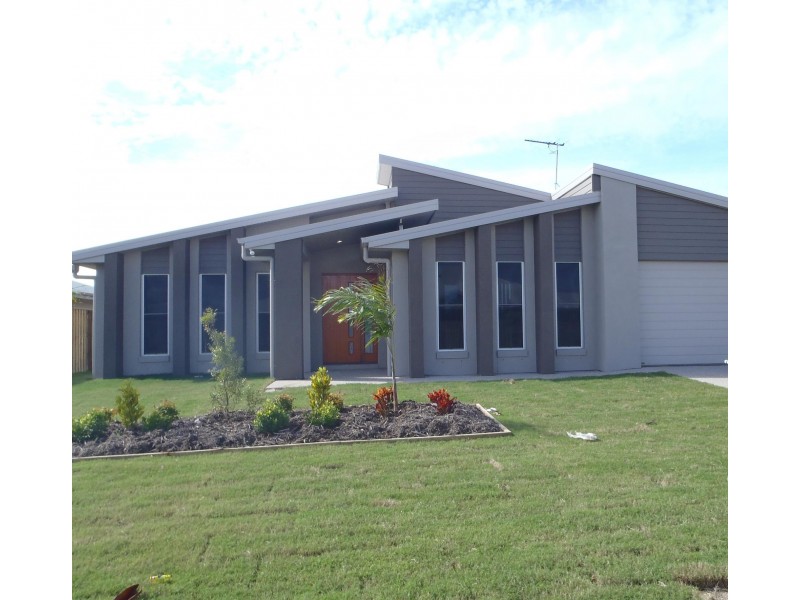 46 Schooner Avenue, Bucasia QLD 4750