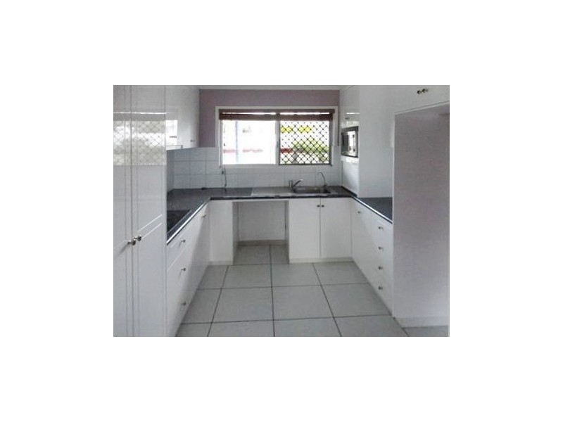 3 Lenton Street, Dysart QLD 4745