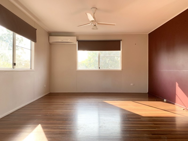 19 Brock Crescent, Dysart QLD 4745