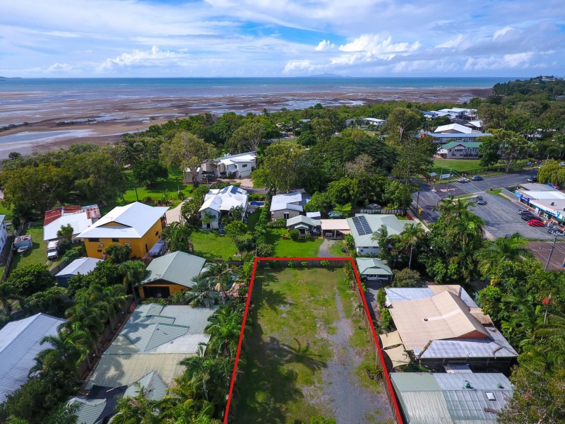 2 Swan Street, Slade Point QLD 4740