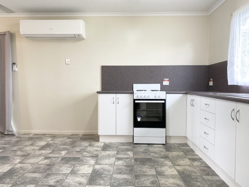 27 Cemetery Road, Sarina QLD 4737