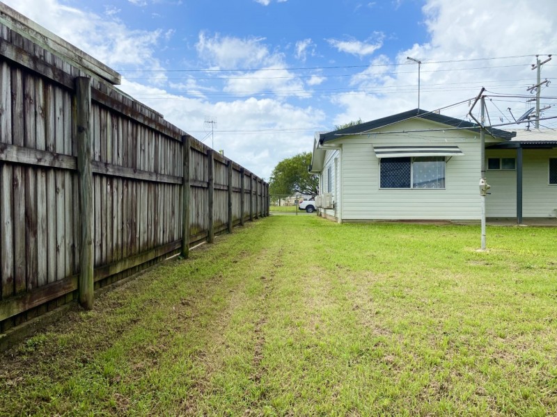 27 Cemetery Road, Sarina QLD 4737