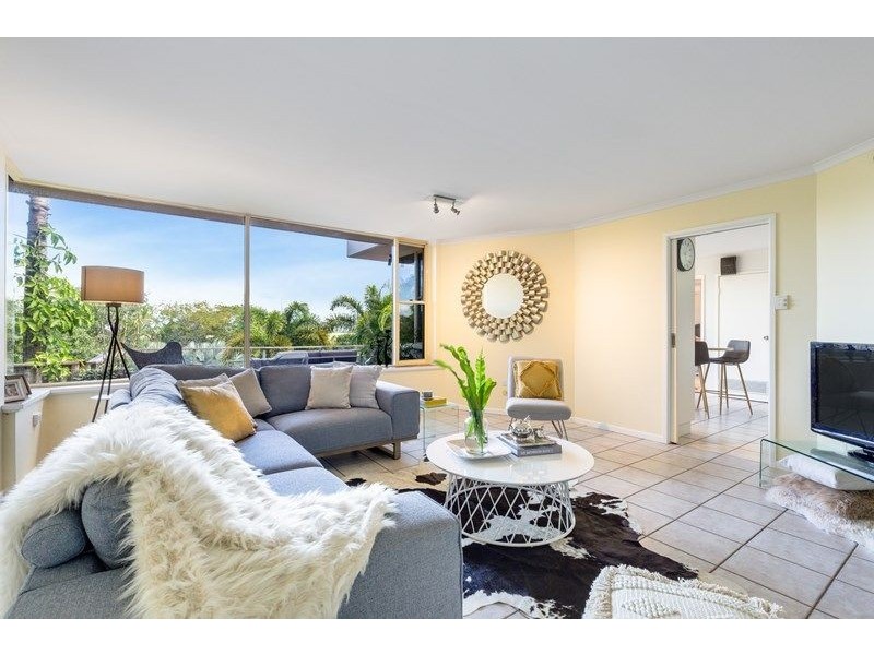 13 Kinnon Street, Glenella QLD 4740