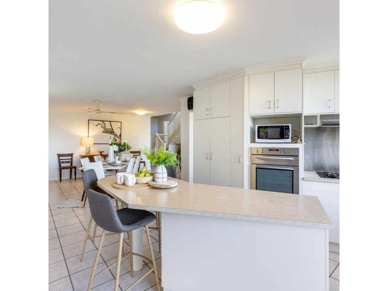 13 Kinnon Street, Glenella QLD 4740