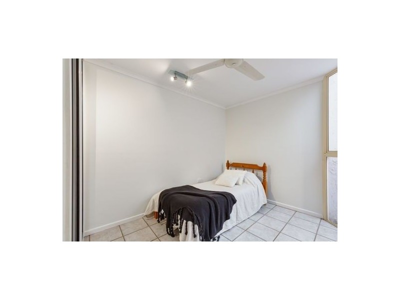 13 Kinnon Street, Glenella QLD 4740