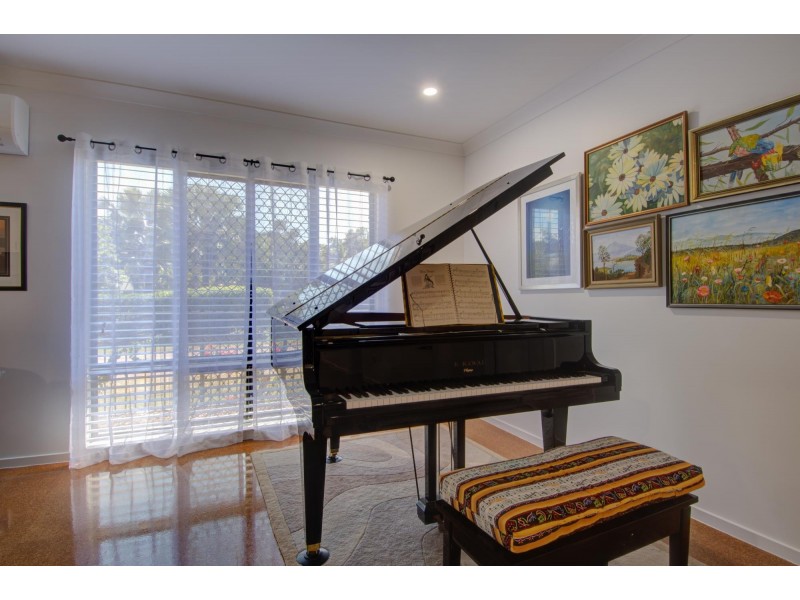 5 Rosemarie Court, Armstrong Beach QLD 4737