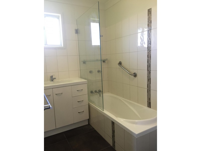 17 Beaconsfield Rd, Beaconsfield QLD 4740