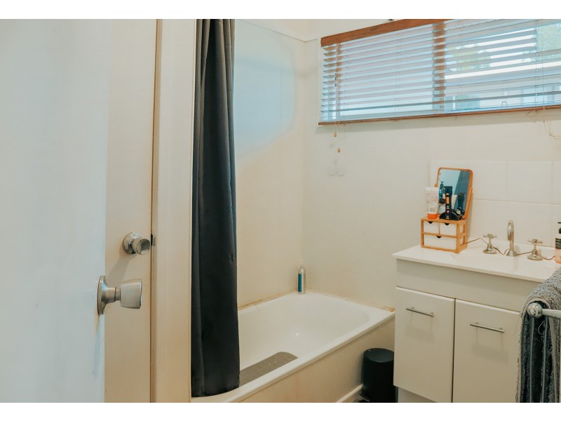 2 Cook Court, Moranbah QLD 4744