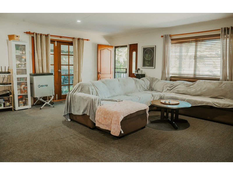 2 Cook Court, Moranbah QLD 4744