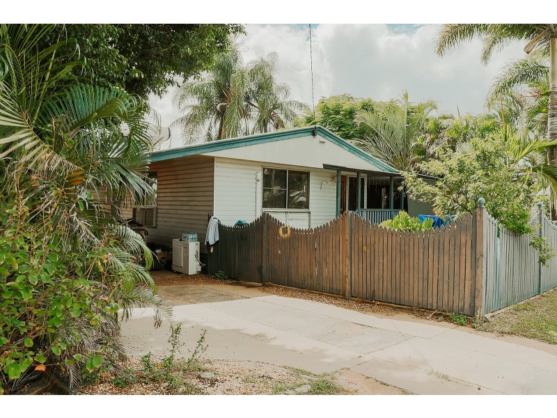 2 Cook Court, Moranbah QLD 4744