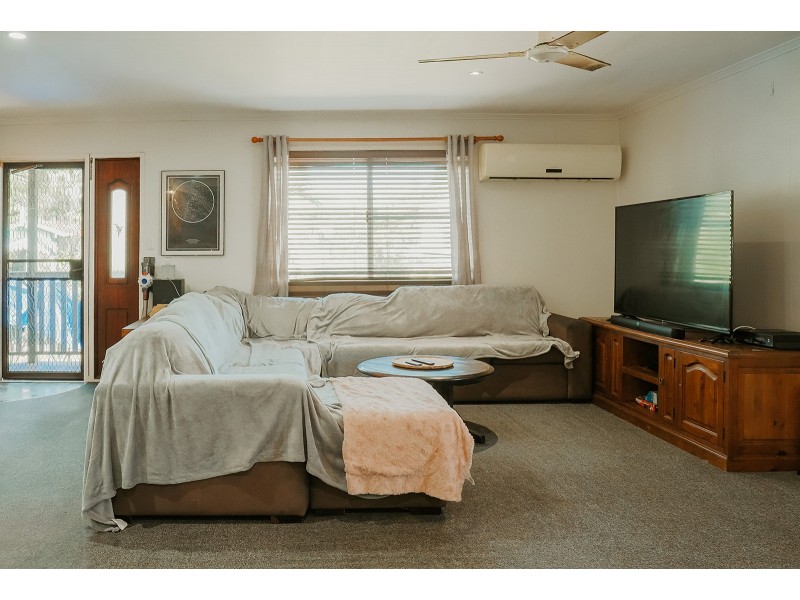 2 Cook Court, Moranbah QLD 4744