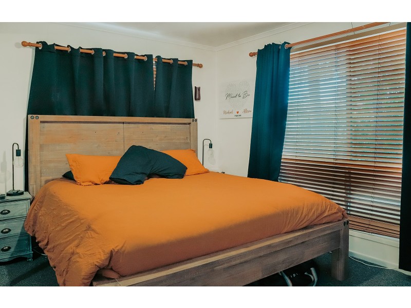 2 Cook Court, Moranbah QLD 4744