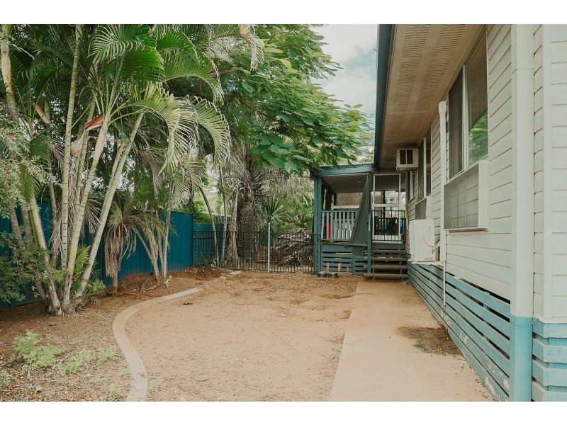 2 Cook Court, Moranbah QLD 4744