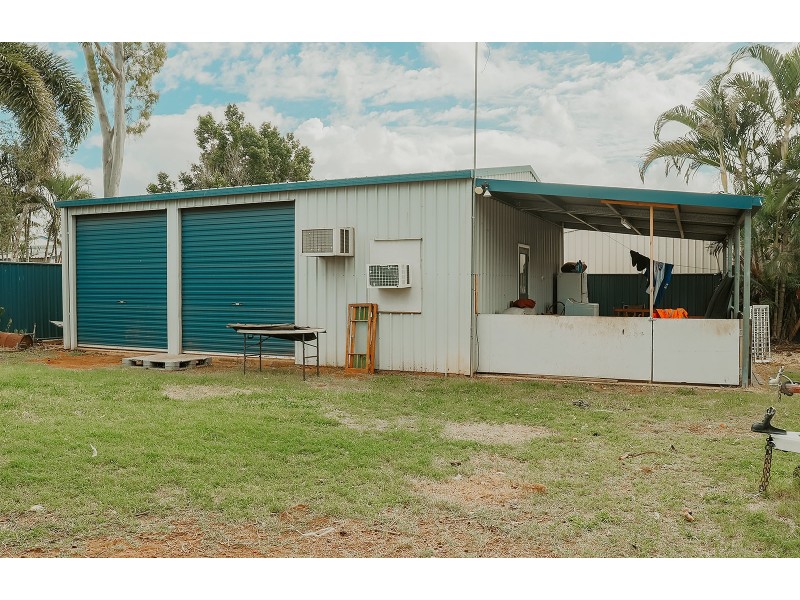 2 Cook Court, Moranbah QLD 4744
