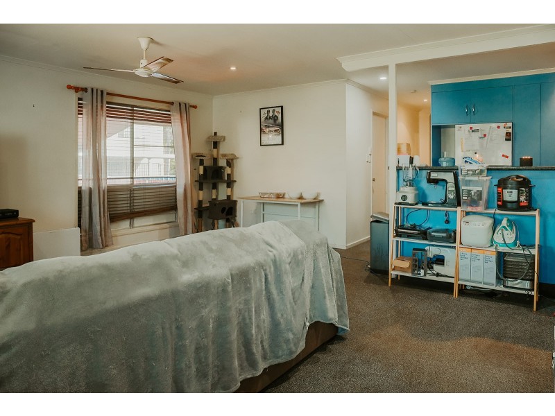 2 Cook Court, Moranbah QLD 4744