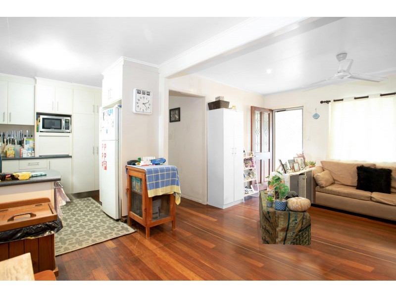 4 Hill End Road, Glenella QLD 4740