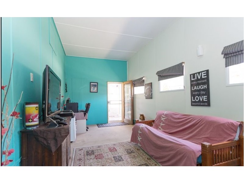 4 Hill End Road, Glenella QLD 4740