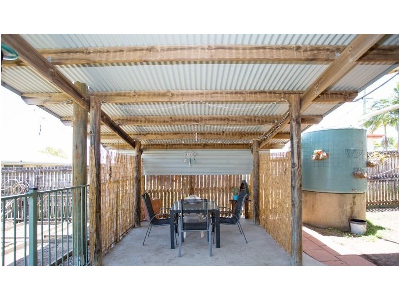 4 Hill End Road, Glenella QLD 4740