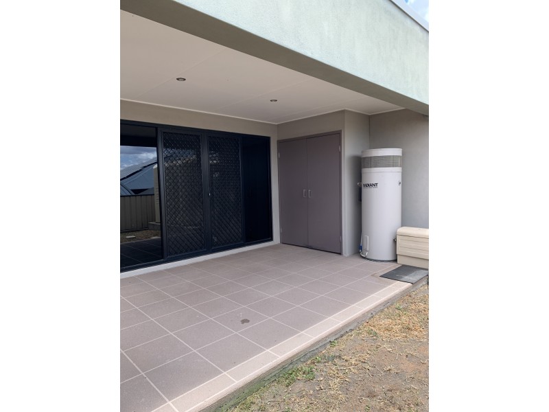 4/11 MacPherson Street, Moranbah QLD 4744
