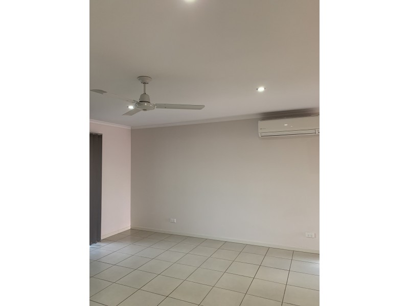 4/11 MacPherson Street, Moranbah QLD 4744