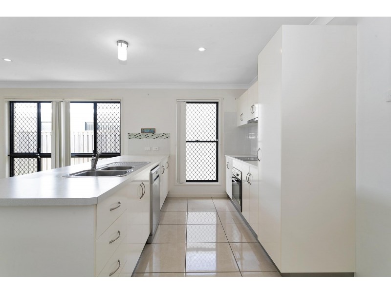 48 Donovan Street, Blacks Beach QLD 4740