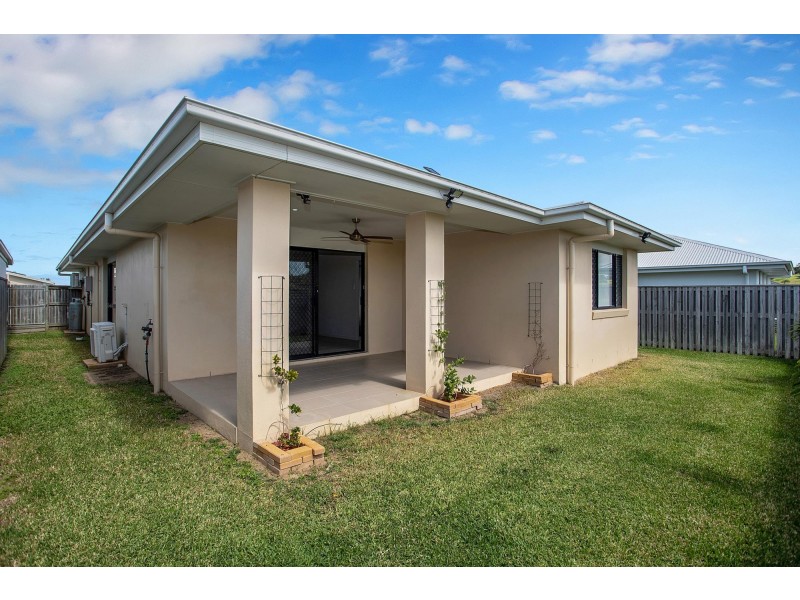 48 Donovan Street, Blacks Beach QLD 4740