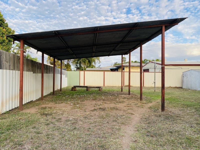 2 Hannan Drive, Moranbah QLD 4744