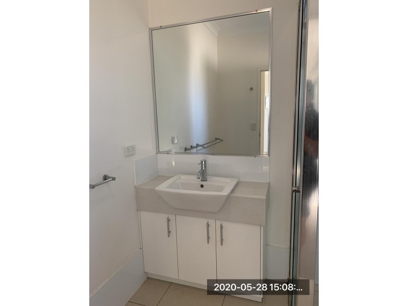 1/4 (13) Matheson Crt, Middlemount QLD 4746