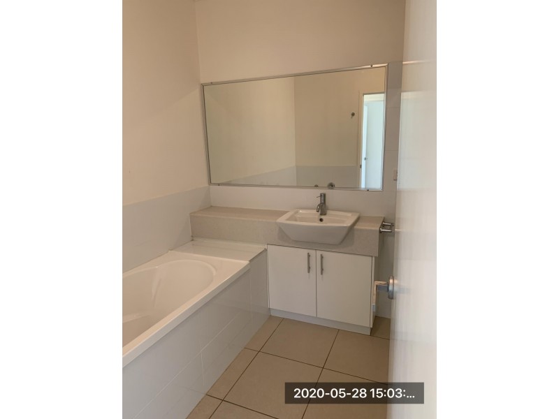 1/4 (13) Matheson Crt, Middlemount QLD 4746