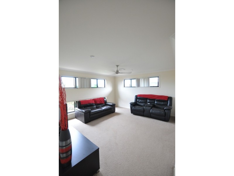 14 Whitehaven Dr, Blacks Beach QLD 4740