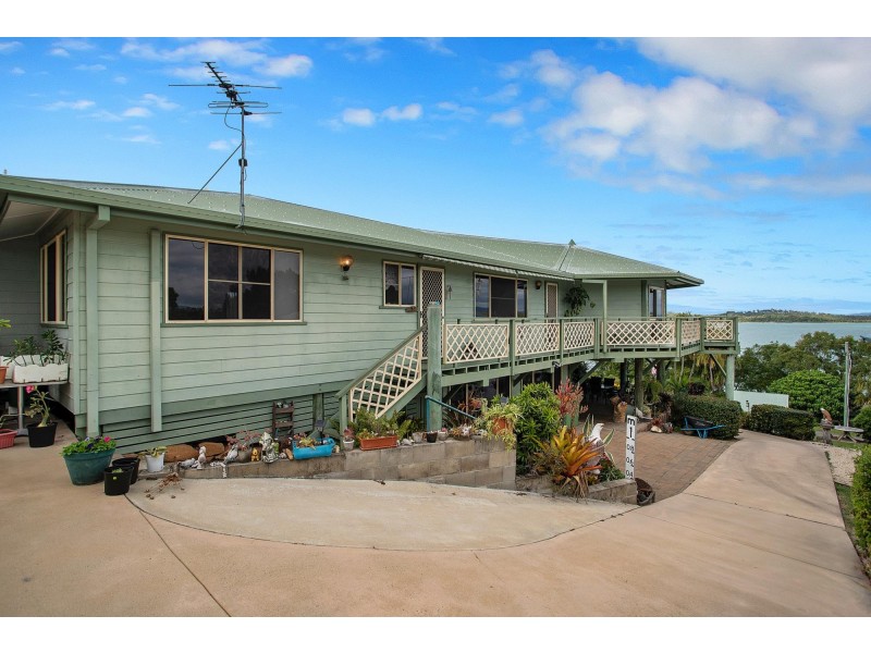 18 Ferries Terrace, Sarina Beach QLD 4737