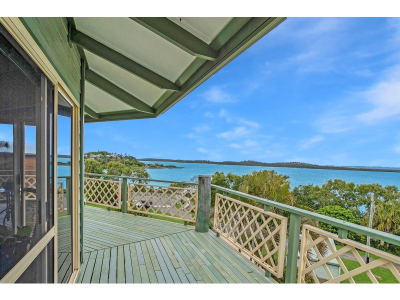 18 Ferries Terrace, Sarina Beach QLD 4737