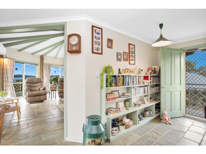 18 Ferries Terrace, Sarina Beach QLD 4737