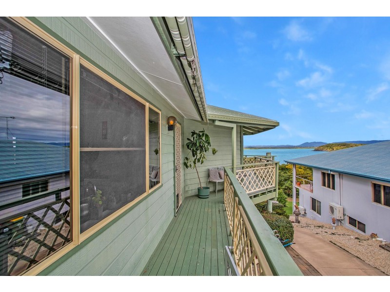 18 Ferries Terrace, Sarina Beach QLD 4737