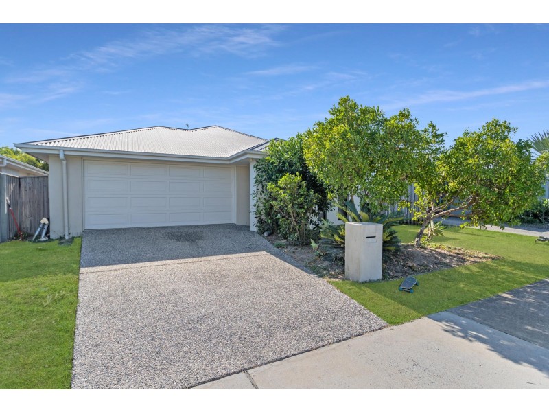 57 Scarborough Circuit, Blacks Beach QLD 4740
