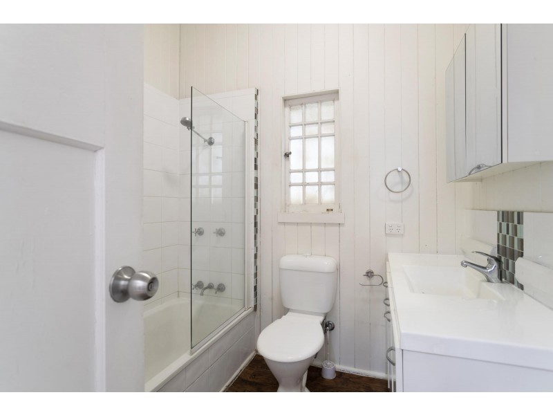 2 Bassett Street, North Mackay QLD 4740