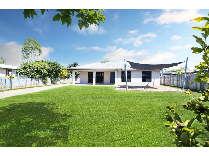 33 Deguara Avenue, Armstrong Beach QLD 4737