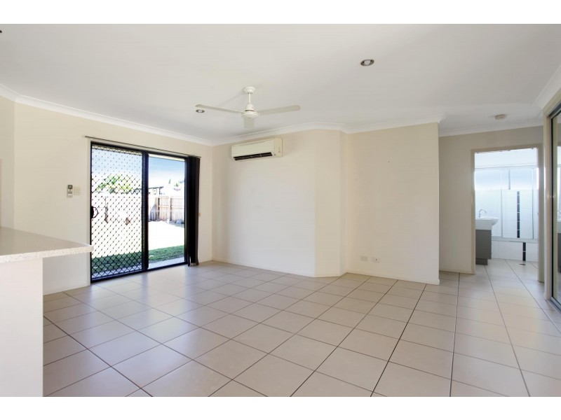 33 Deguara Avenue, Armstrong Beach QLD 4737