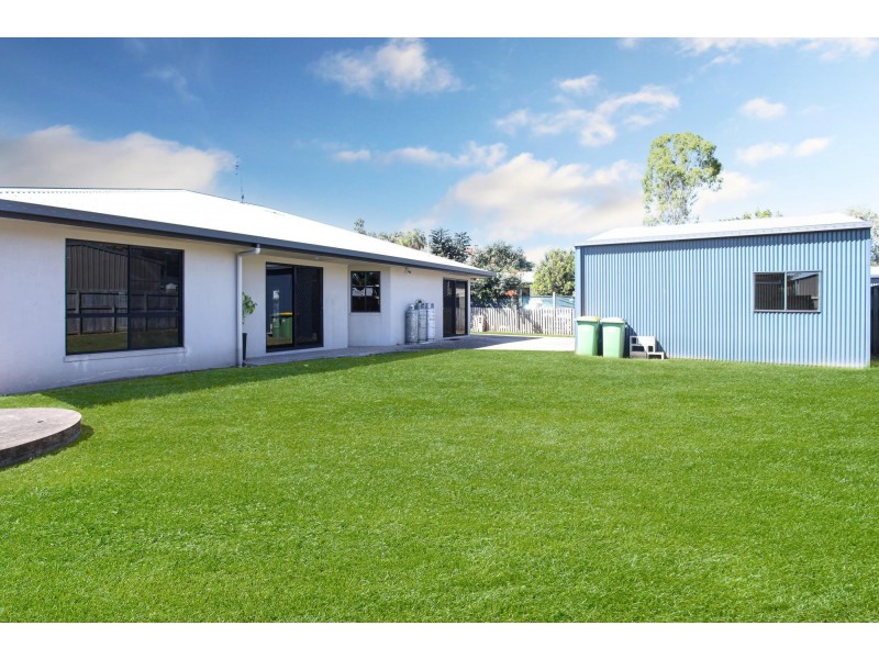 33 Deguara Avenue, Armstrong Beach QLD 4737