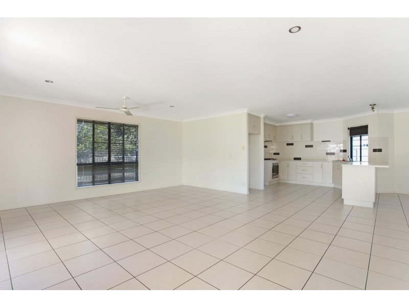 33 Deguara Avenue, Armstrong Beach QLD 4737