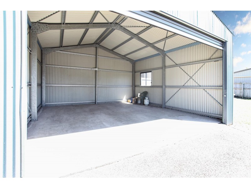 33 Deguara Avenue, Armstrong Beach QLD 4737