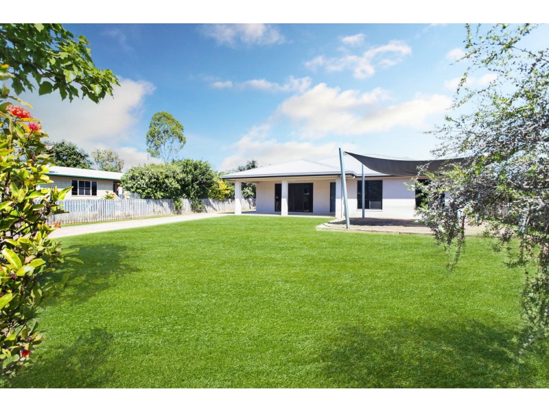 33 Deguara Avenue, Armstrong Beach QLD 4737