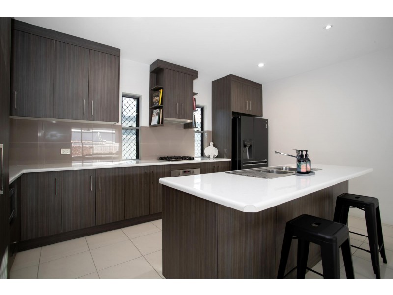 9 Eros Crt, Ooralea QLD 4740