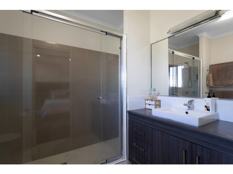 9 Eros Crt, Ooralea QLD 4740