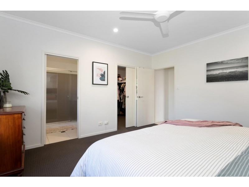 9 Eros Crt, Ooralea QLD 4740