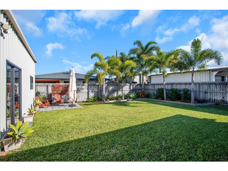 9 Eros Crt, Ooralea QLD 4740